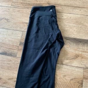 Lululemon, Wunder-under crop, size 6 black